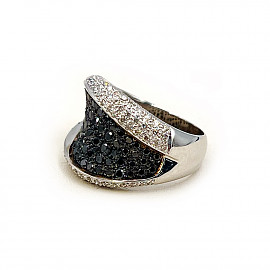 Кольцо из золота белого цвета с белыми бриллиантами