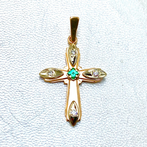 Крестик из золота с желтыми бриллиантами