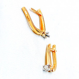 Сережки з золота у червоному з білим кольорі з білими діамантами