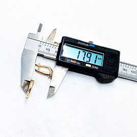 Сережки з золота у червоному з білим кольорі з білими діамантами