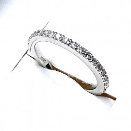 Каблучка з золота білого кольору з білими діамантами