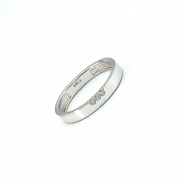 Обручальное кольцо из золота белого цвета с белыми бриллиантами