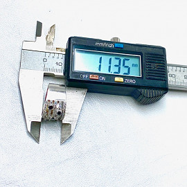 Золота каблучка з жовтими діамантами