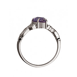 Золотое кольцо белого цвета с цирконом