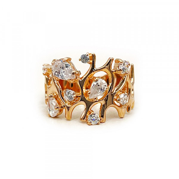 Золотое кольцо красного цвета с цирконом