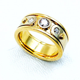 Золотое кольцо в желтом с белым цвете с желтым и белыми бриллиантами 01-19121878