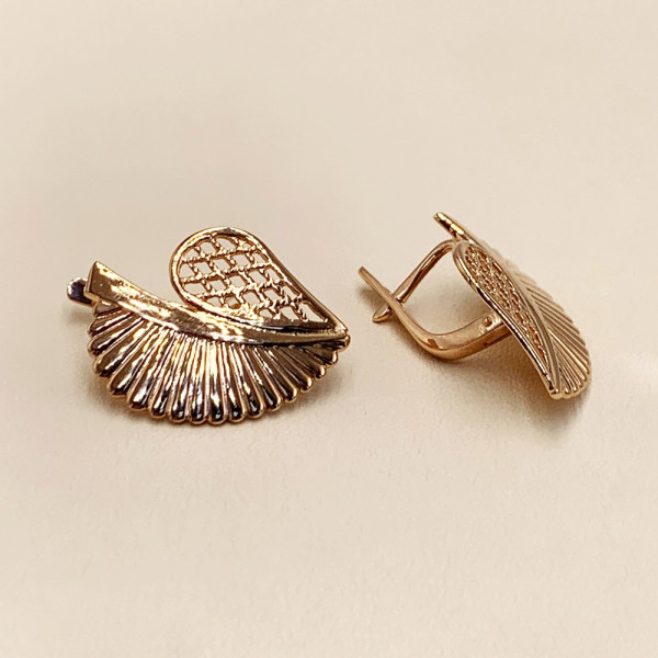 Золотые серьги красного цвета «Листик»