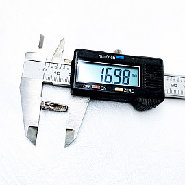 Кулон з білого золота з білими діамантами