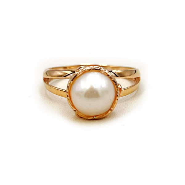 Кольцо из золота в красном цвете с жемчугом