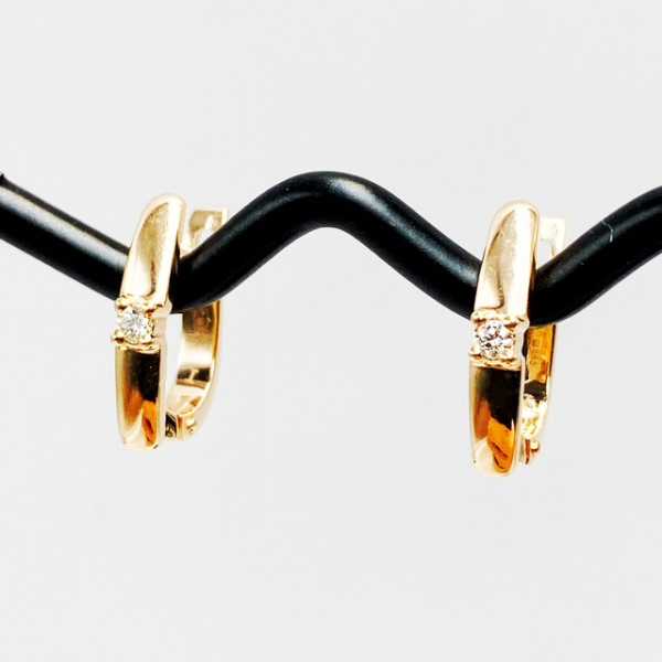 Золоті сережки у червоному кольорі з білими діамантами