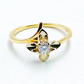 Золотое кольцо в желтом с белым цвете с белым бриллиантом «Цветок» 01-200099384