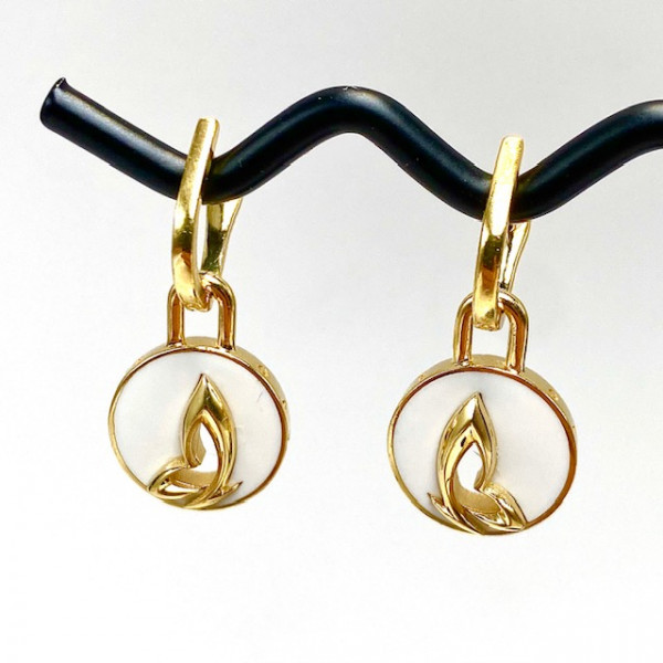 Серьги из золота желтого цвета с эмалью