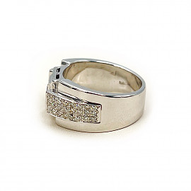 Золотий перстень білого кольору з жовтими діамантами