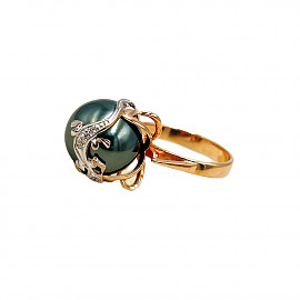 Кольцо из золота в красном с белым цвете с жемчугом и цирконом