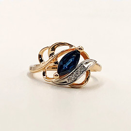 Золотое кольцо в красном с белым цвете с синим корундом и белыми бриллиантами 01-200079588