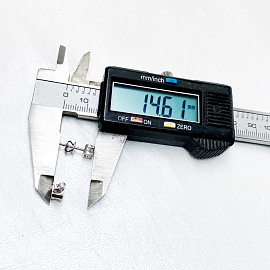 Золотые серьги с белыми бриллиантами