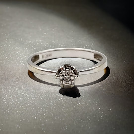 Кольцо из белого золота с белыми бриллиантами
