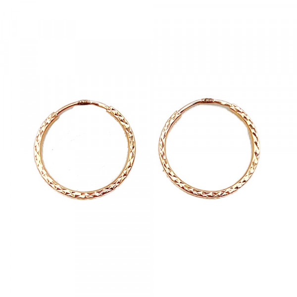 Золотые серьги в красном цвете