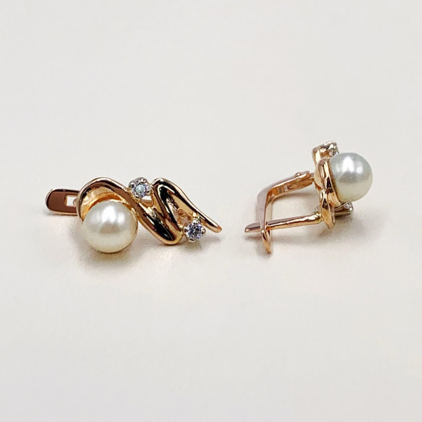 Золотые серьги красного с белым цвета с цирконом