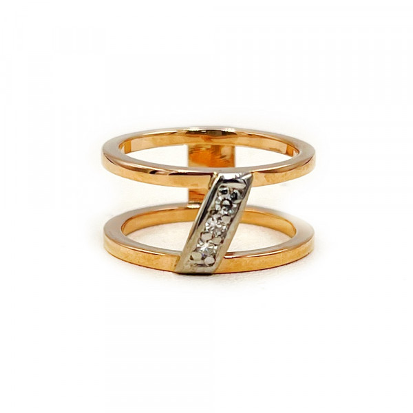 Золотое кольцо в красном с белым цвете с белыми бриллиантами