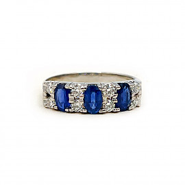 Каблучка з золота з синіми корундами та білими діамантами 01-200847294