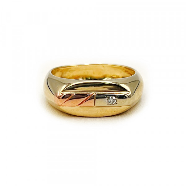 Золотой перстень с белым бриллиантом