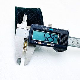 Золотое кольцо с белым бриллиантом