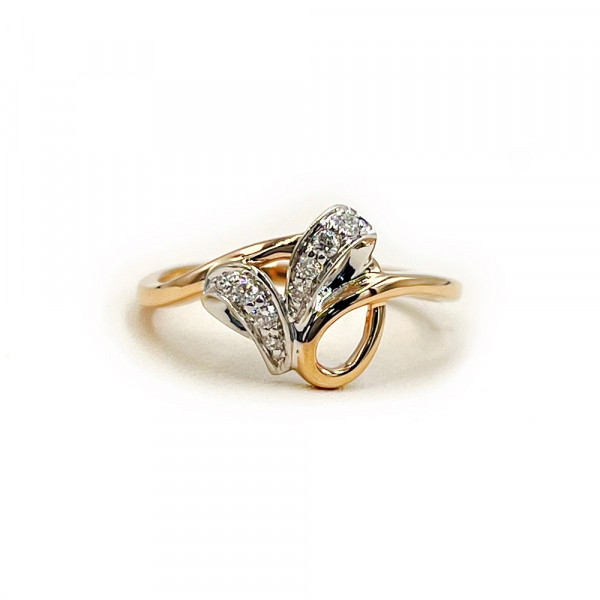 Кольцо из золота в красном с белым цвете с белыми бриллиантами