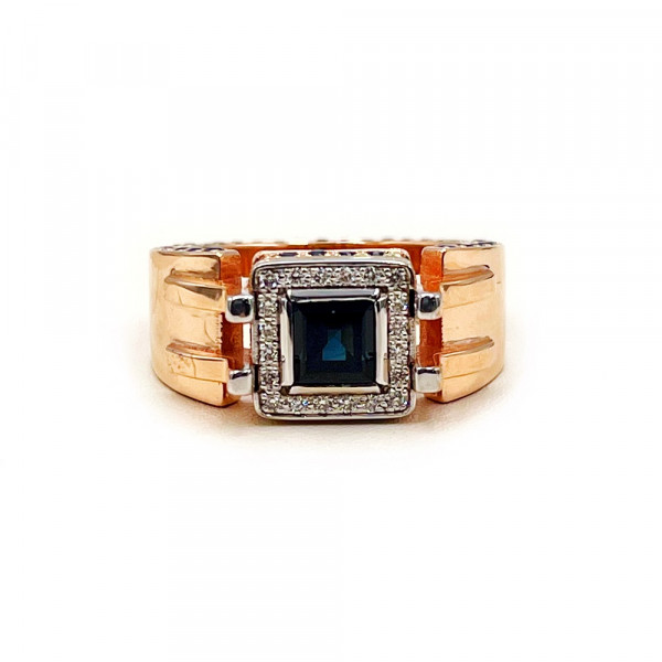 Перстень из золота с синими корундами и белыми бриллиантами