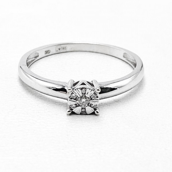 Кольцо из белого золота с белыми бриллиантами