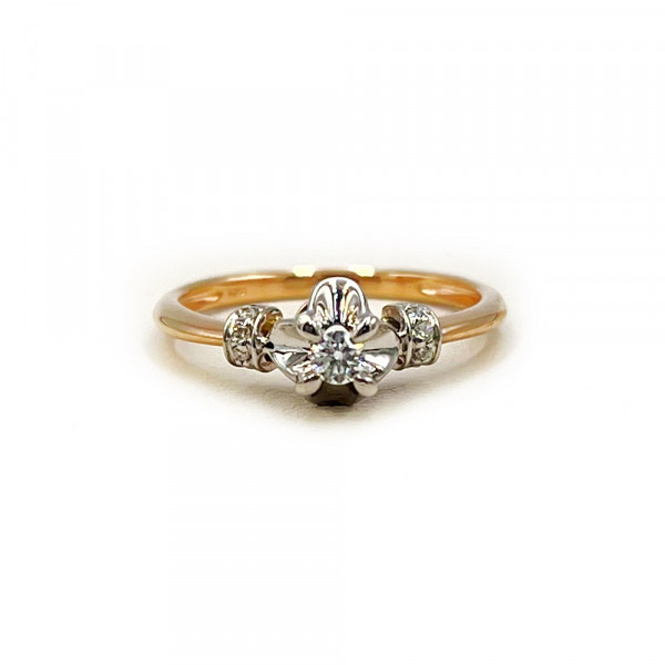 Каблучка з золота у червоному з білим кольорі з білим та жовтими діамантами